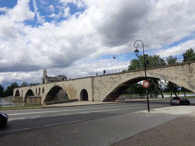 "Sur le Pont D'Avignon"