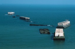 Arromanches_Mulberry-Harbour_Phoenix-Elements_1_90