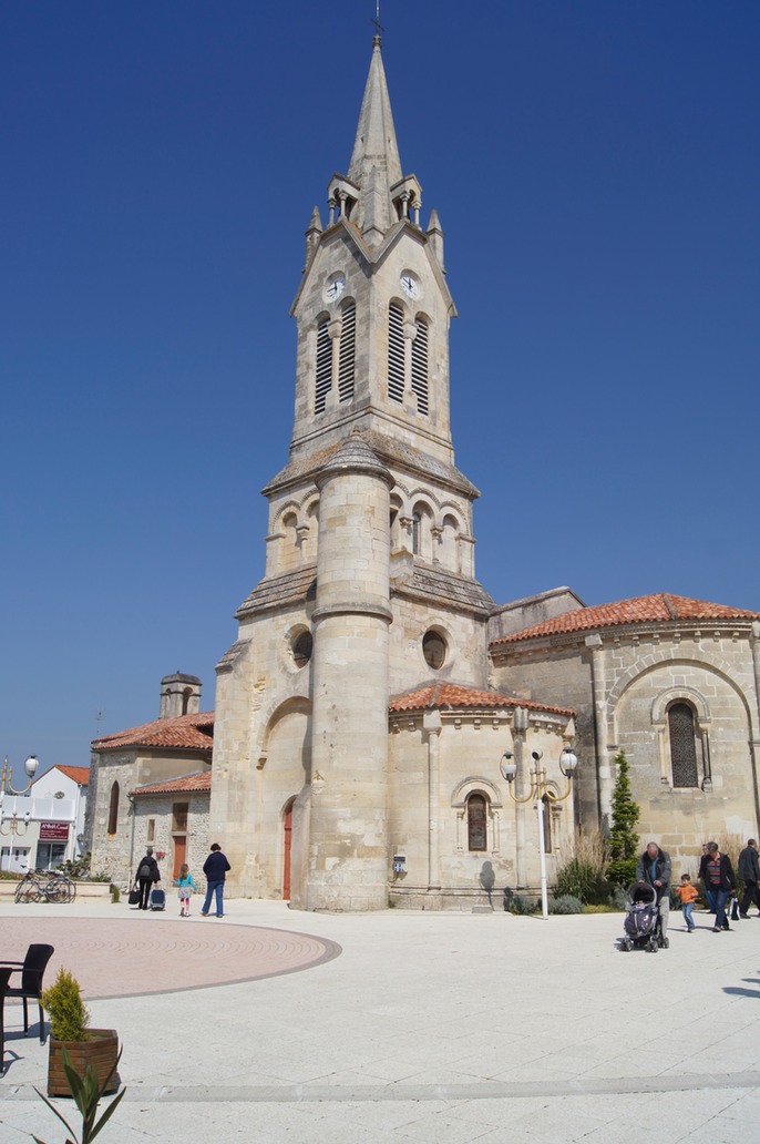 This lovely church is on the square at the centre of the town and seems to be a focal point for tourists and locals alike. I enjoyed a cappucino here at a cafe while waiting for Margaret to return.